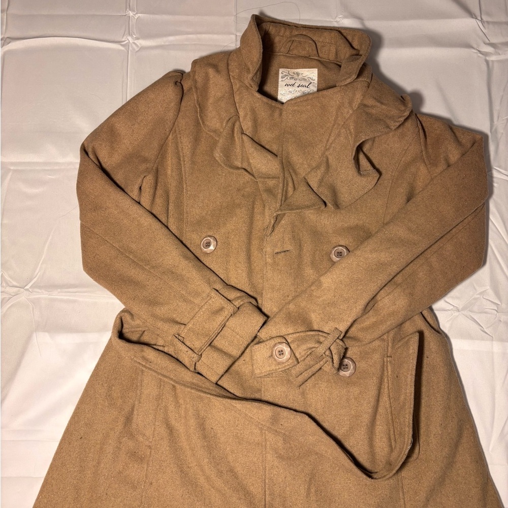 Wet Seal Tan Trench Coat with Stand-Up Collar and Lightweight Design